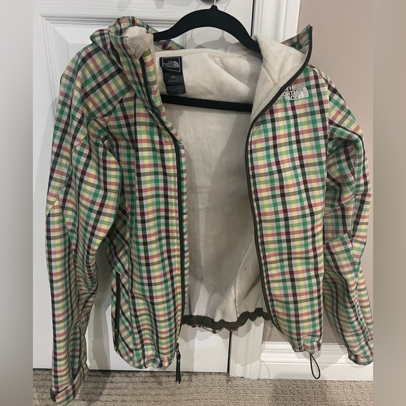 North face size small shell 100% polyester - Picture 1 of 2